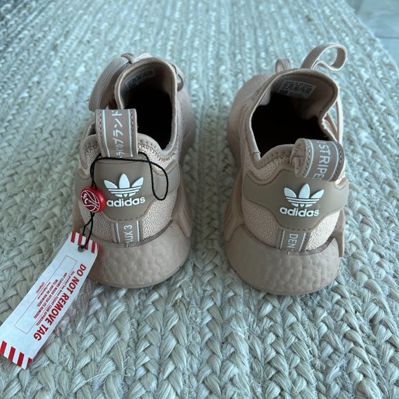 New Adidas NMD_R1 ASH PEARL - Picture 3 of 5